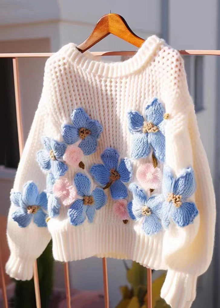 Classic Vintage Sweater with a Flattering Fit