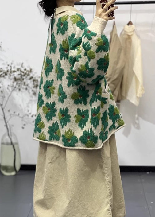 Gracefully Styled Coat for Any Occasion