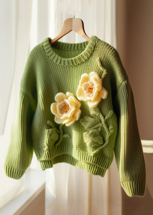 Effortlessly Elegant Sweater with a Timeless Design