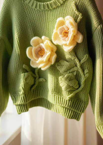 Effortlessly Elegant Sweater with a Timeless Design