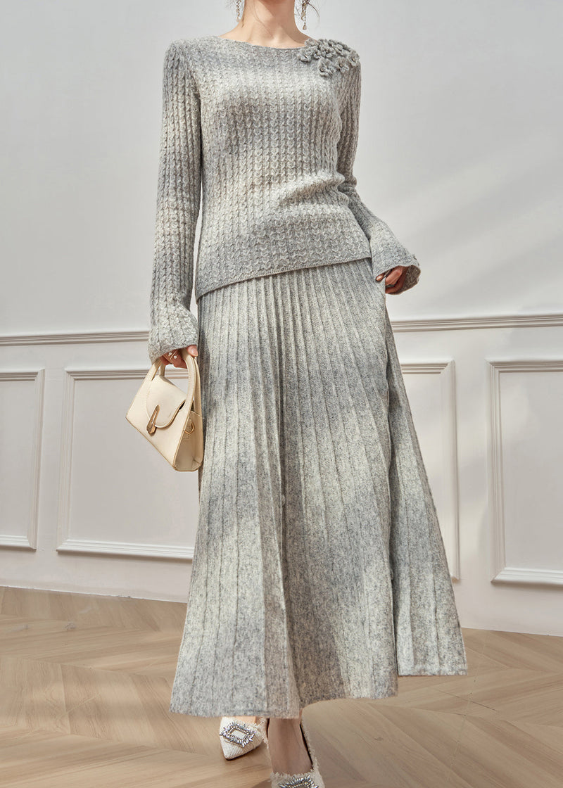 Effortlessly Elegant Sweater with a Timeless Design