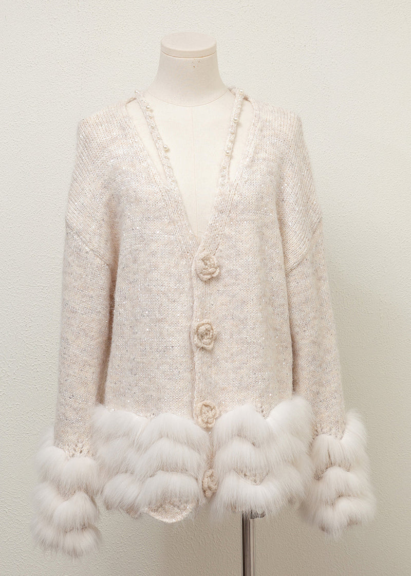 Well Tailored Sweater with a Graceful Silhouette
