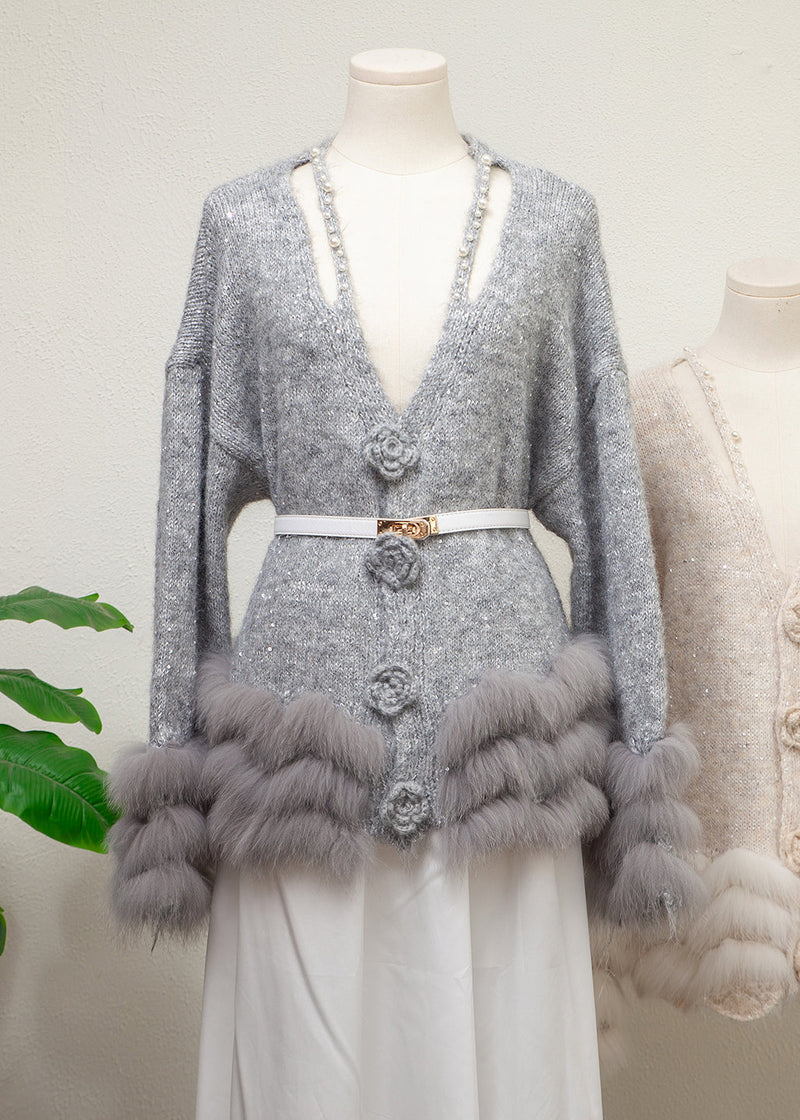 Well Tailored Sweater with a Graceful Silhouette