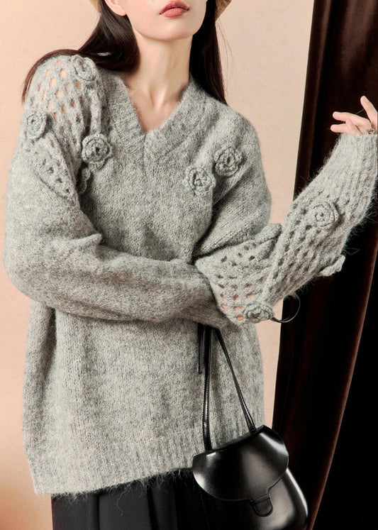 Well Tailored Sweater with a Graceful Silhouette