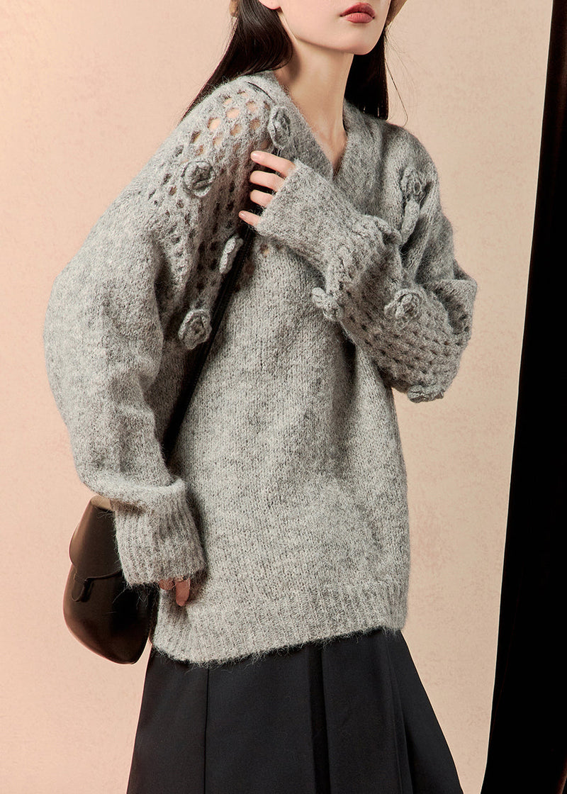 Well Tailored Sweater with a Graceful Silhouette