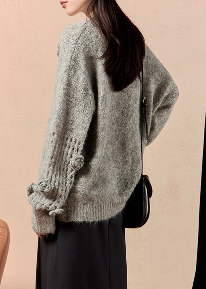 Well Tailored Sweater with a Graceful Silhouette