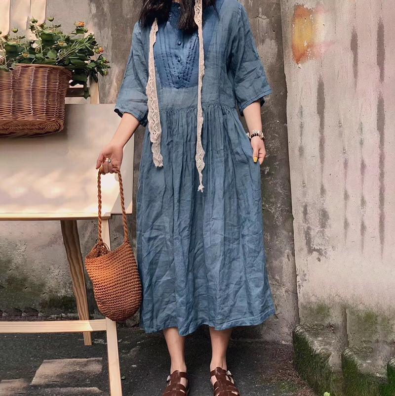Classic Vintage Dress with a Flattering Fit