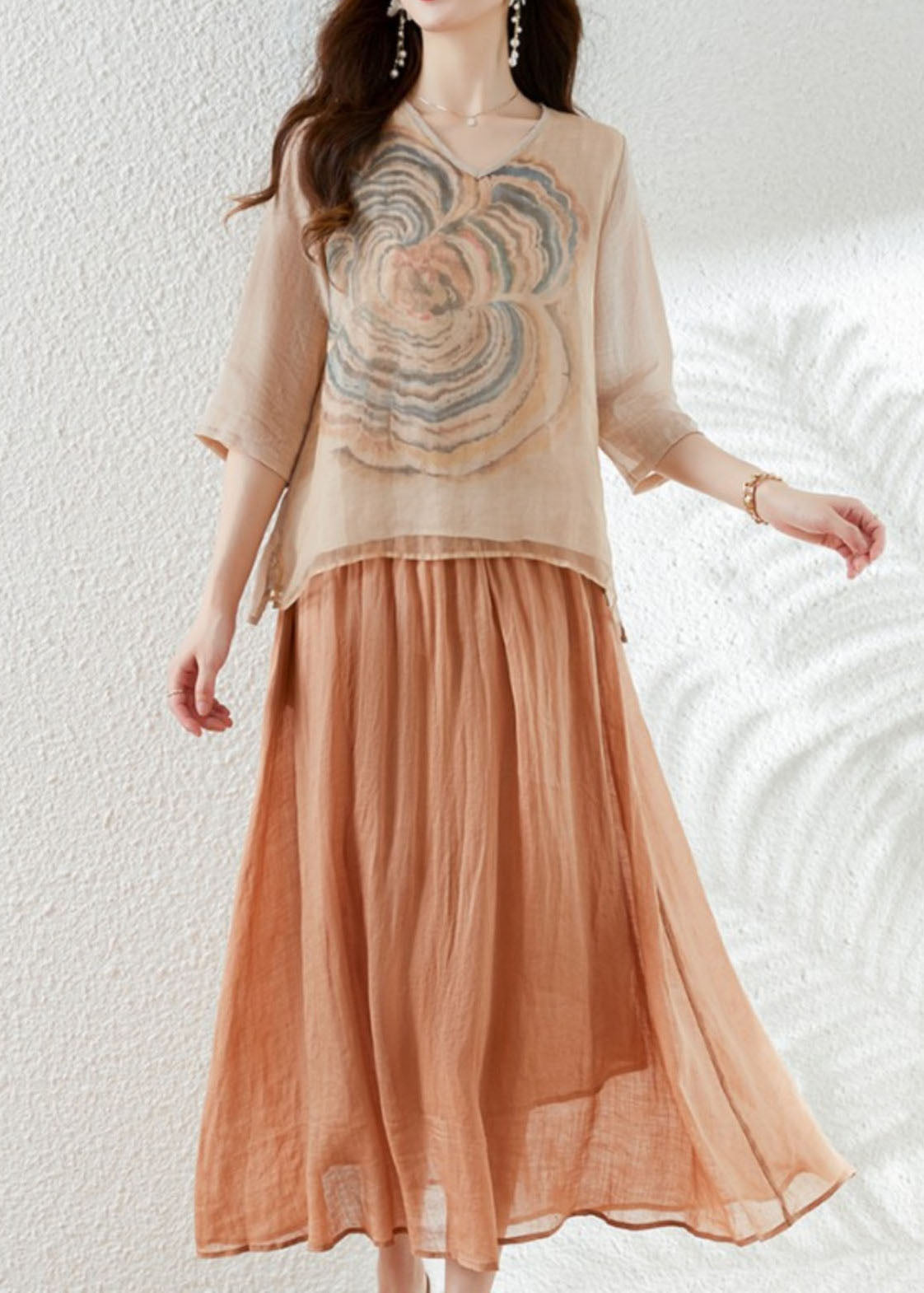 Effortlessly Elegant Top with a Timeless Design