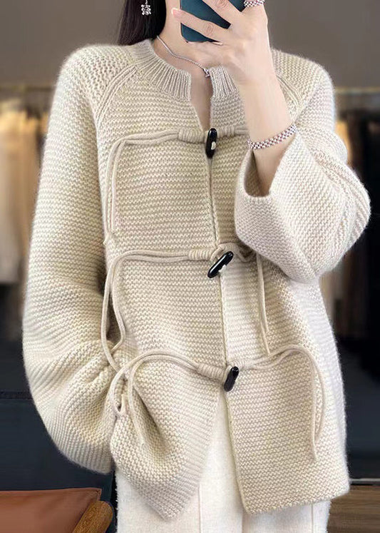 Effortlessly Elegant Coat with a Timeless Design