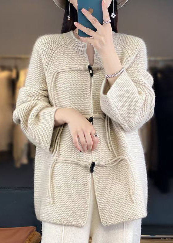Effortlessly Elegant Coat with a Timeless Design