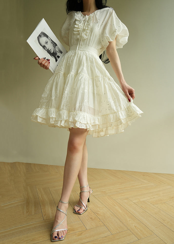 Well Tailored Garment with a Graceful Silhouette
