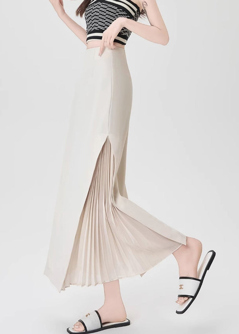 Sophisticated Garment with a Clean Classic Look