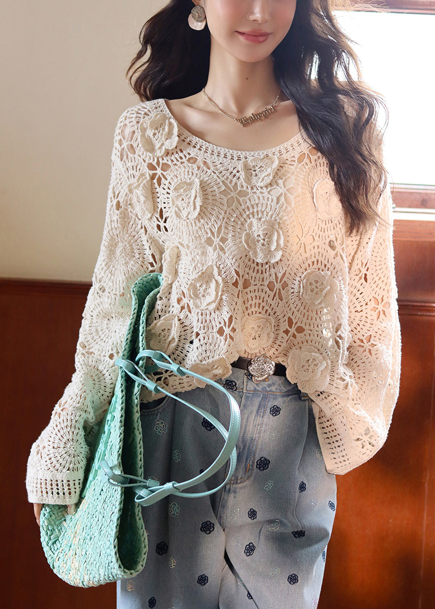 Effortlessly Elegant Top with a Timeless Design