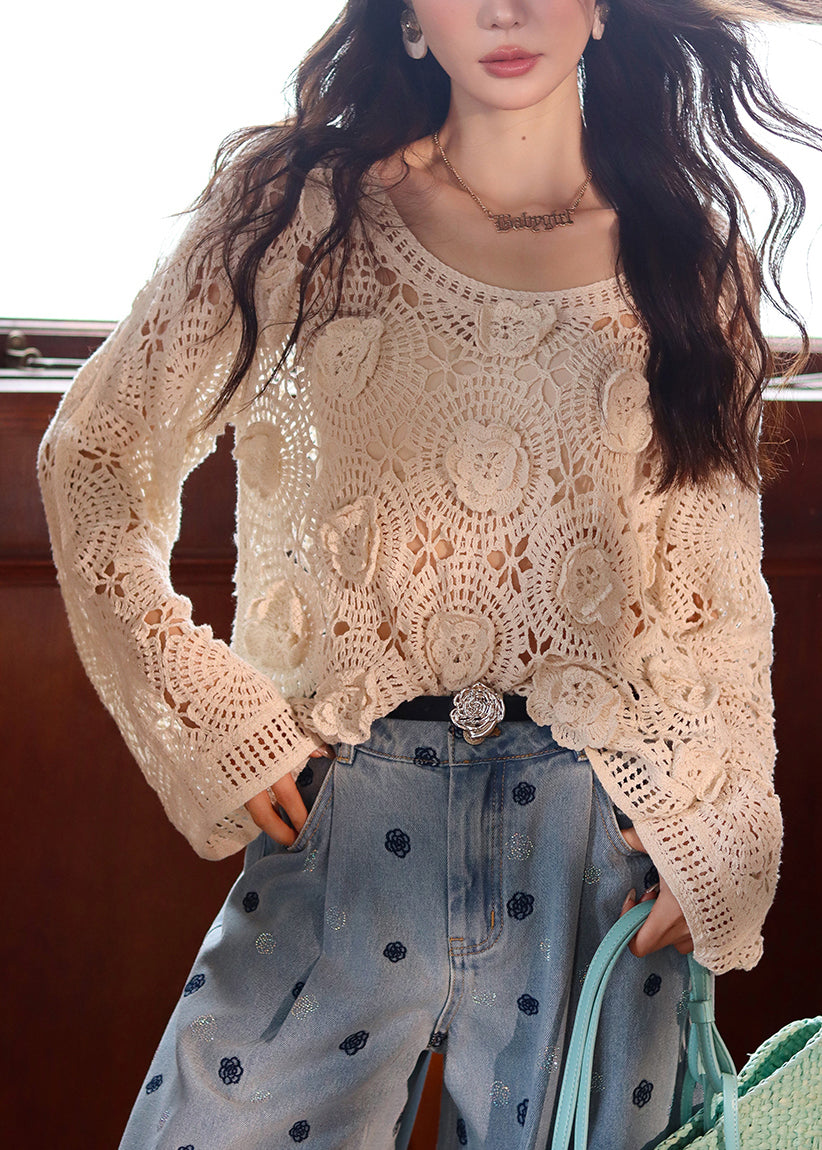 Effortlessly Elegant Top with a Timeless Design