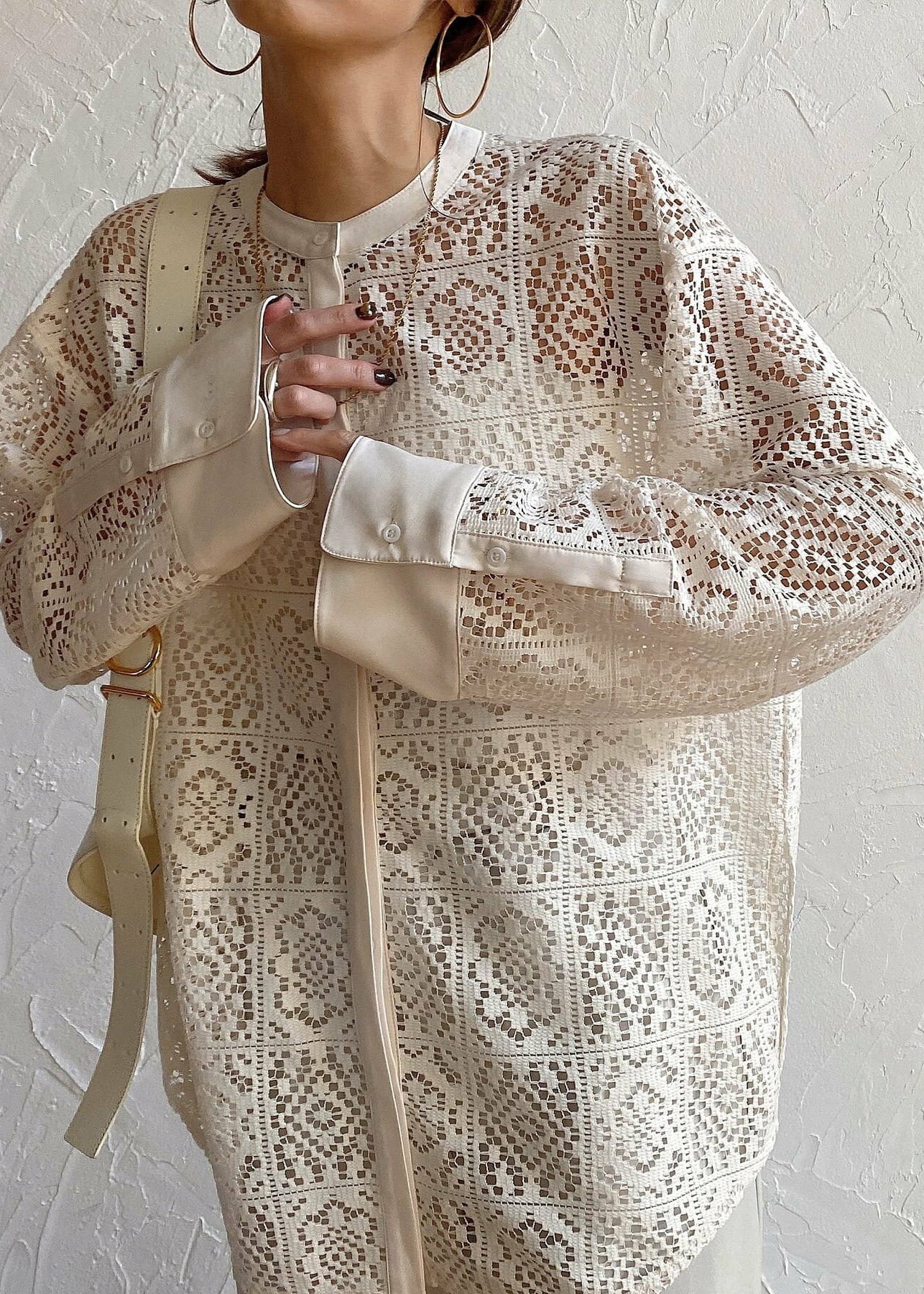 Beautifully Crafted Blouse in a Classic Style