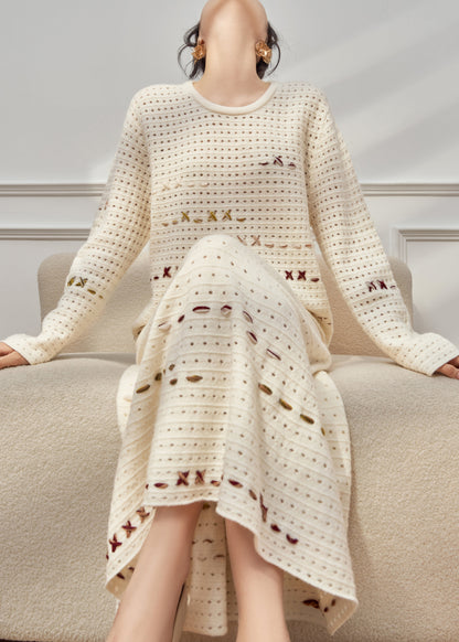 Well Tailored Sweater with a Graceful Silhouette