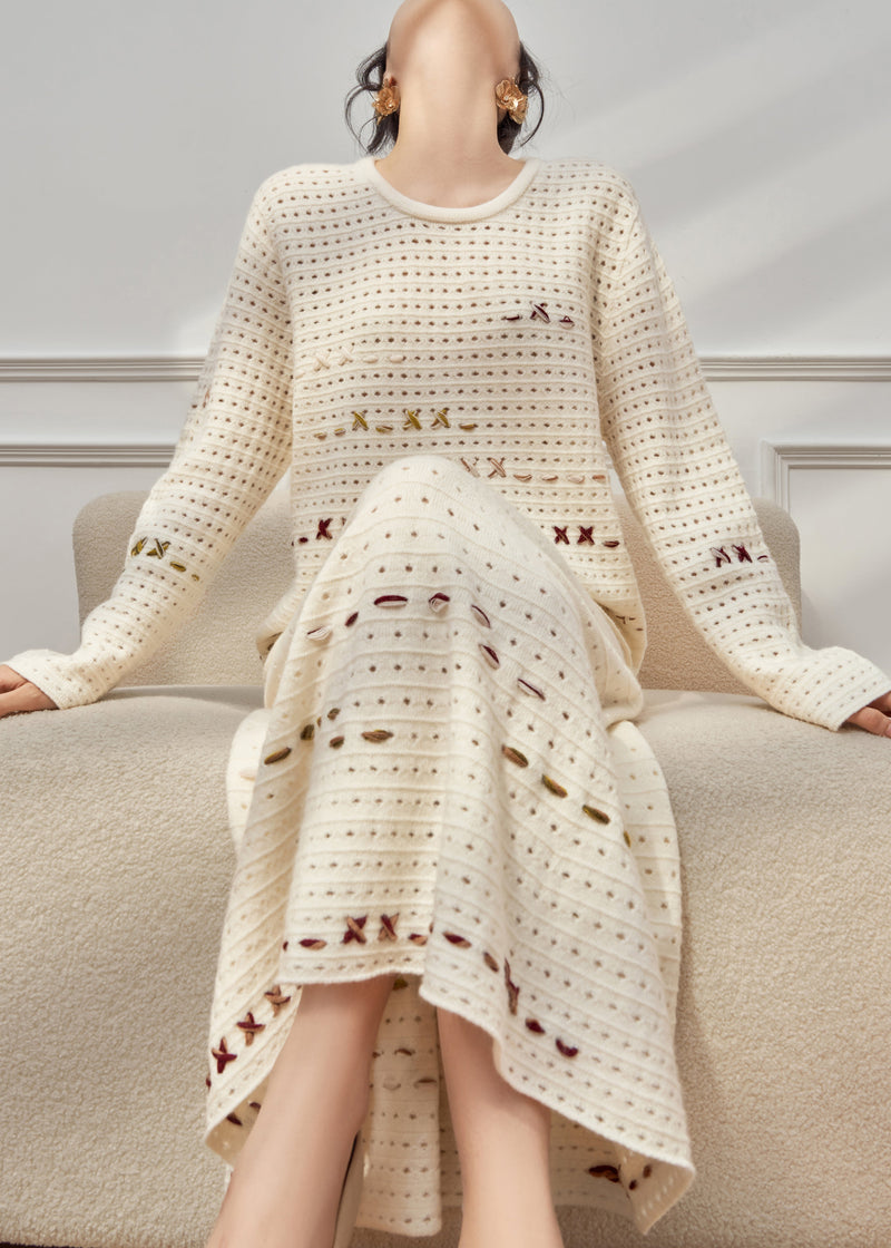 Well Tailored Sweater with a Graceful Silhouette