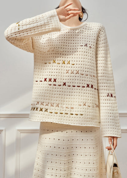 Well Tailored Sweater with a Graceful Silhouette