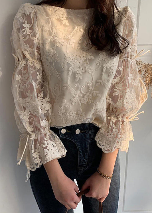 Well Tailored Top with a Graceful Silhouette