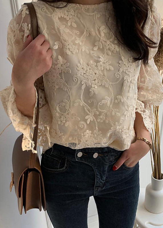 Well Tailored Top with a Graceful Silhouette