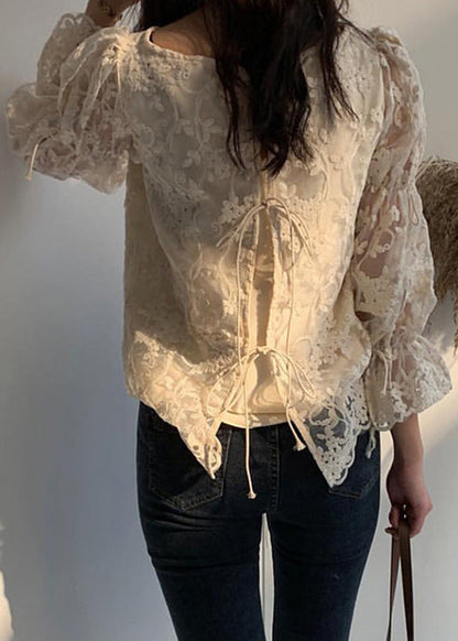 Well Tailored Top with a Graceful Silhouette