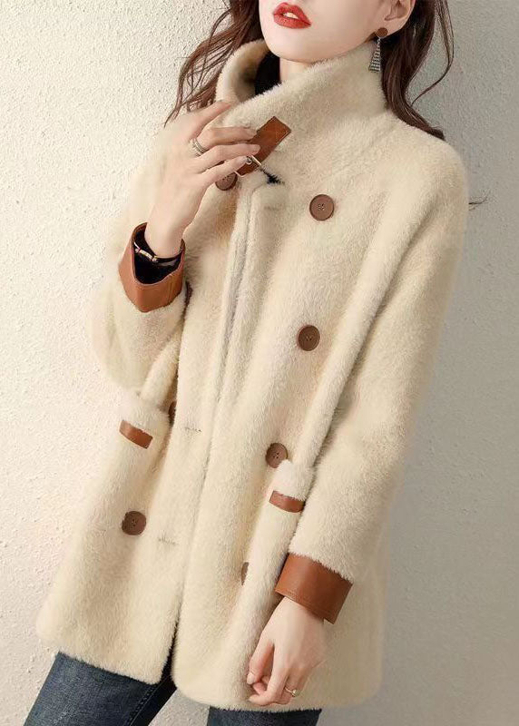 Sophisticated Coat with a Clean Classic Look