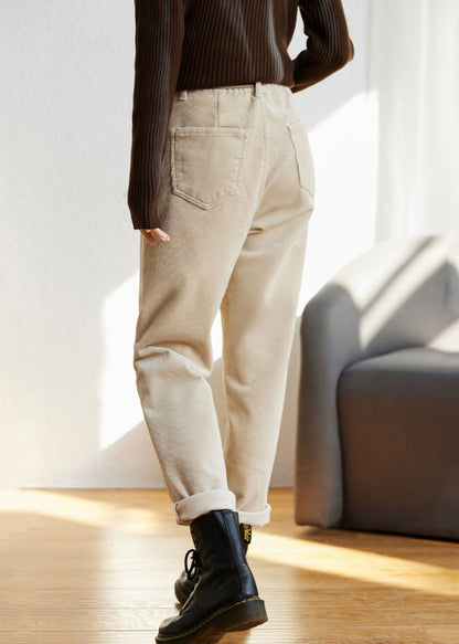 Well Tailored Pants with a Graceful Silhouette