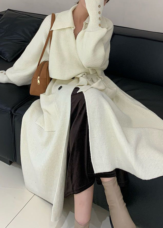 Well Tailored Coat with a Graceful Silhouette
