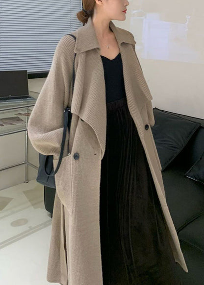 Sophisticated Coat with a Clean Classic Look