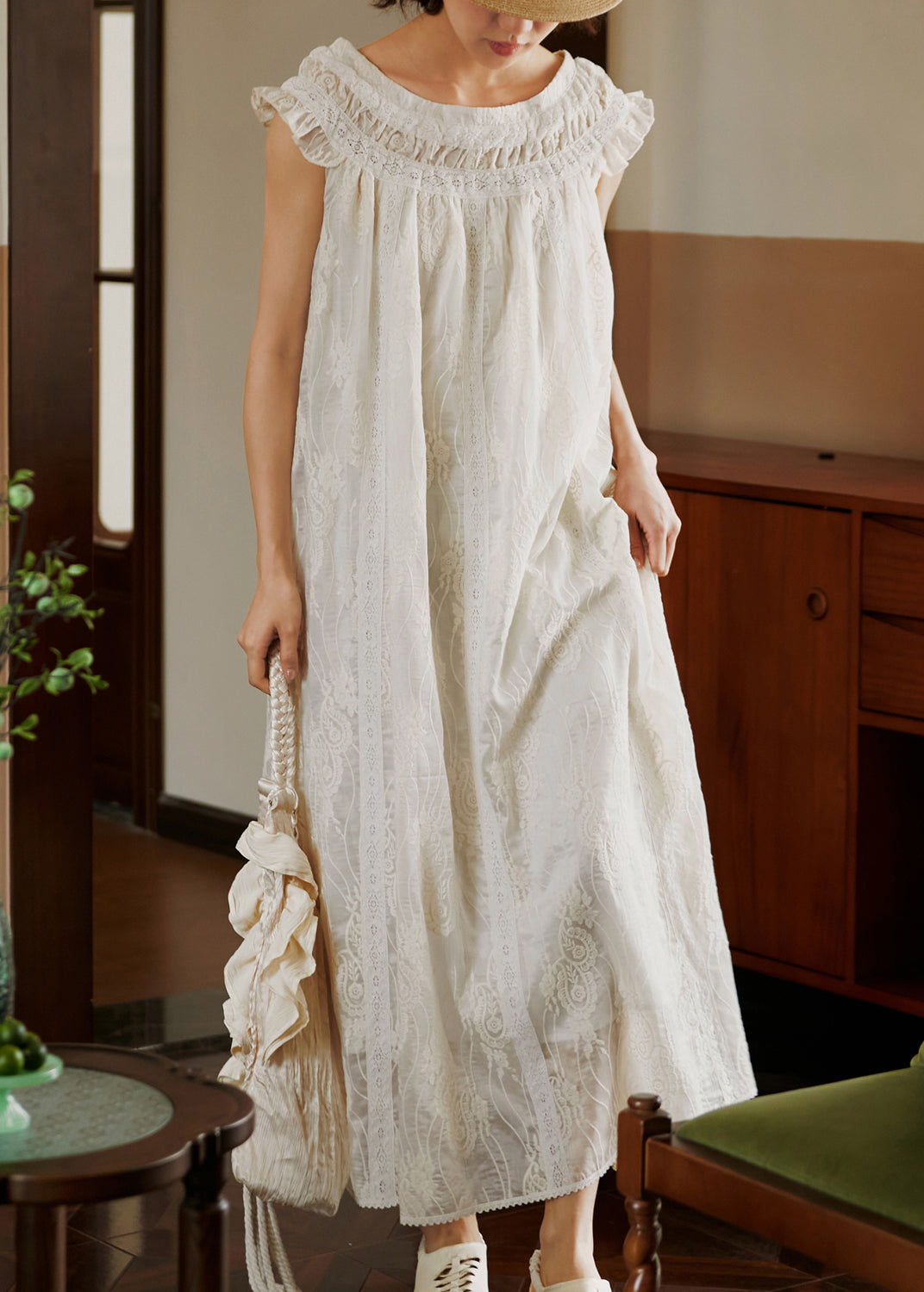 Classic Vintage Dress with a Flattering Fit