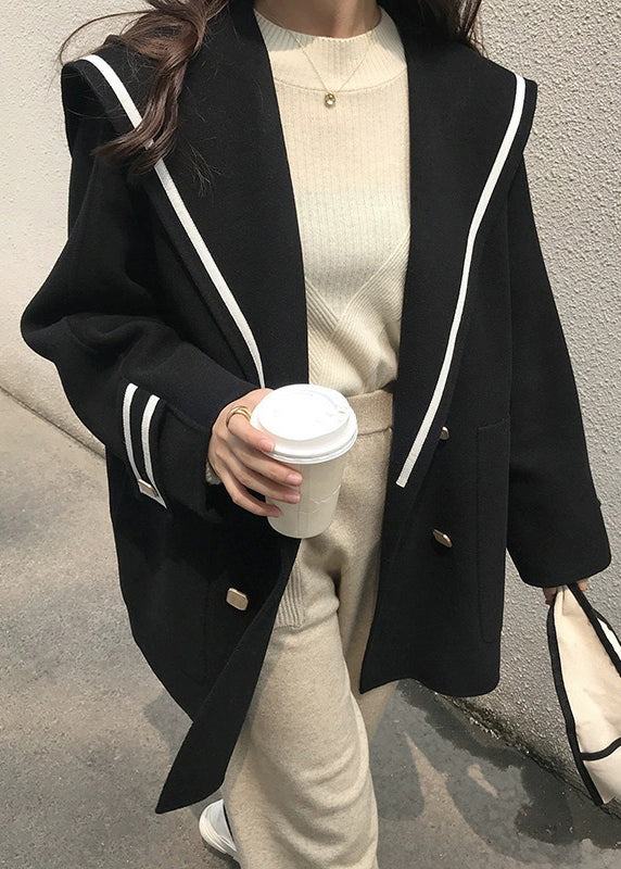 Effortlessly Elegant Coat with a Timeless Design