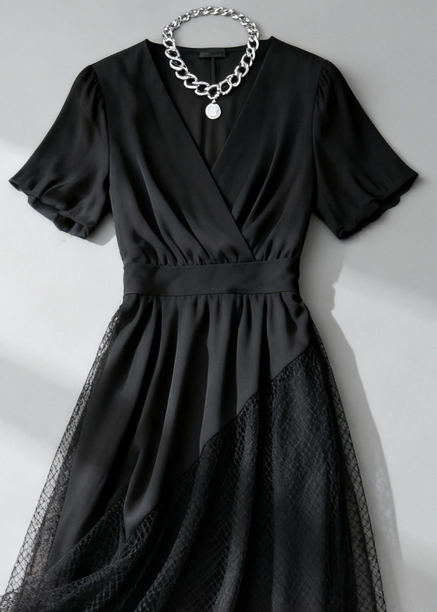 Well Tailored Dress with a Graceful Silhouette