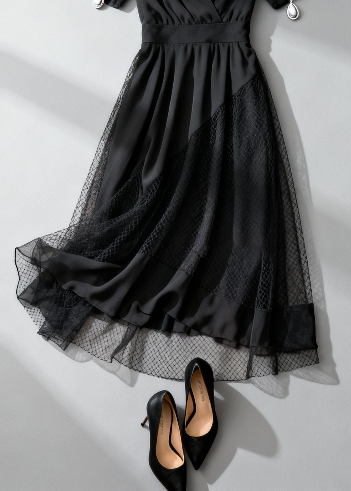 Well Tailored Dress with a Graceful Silhouette
