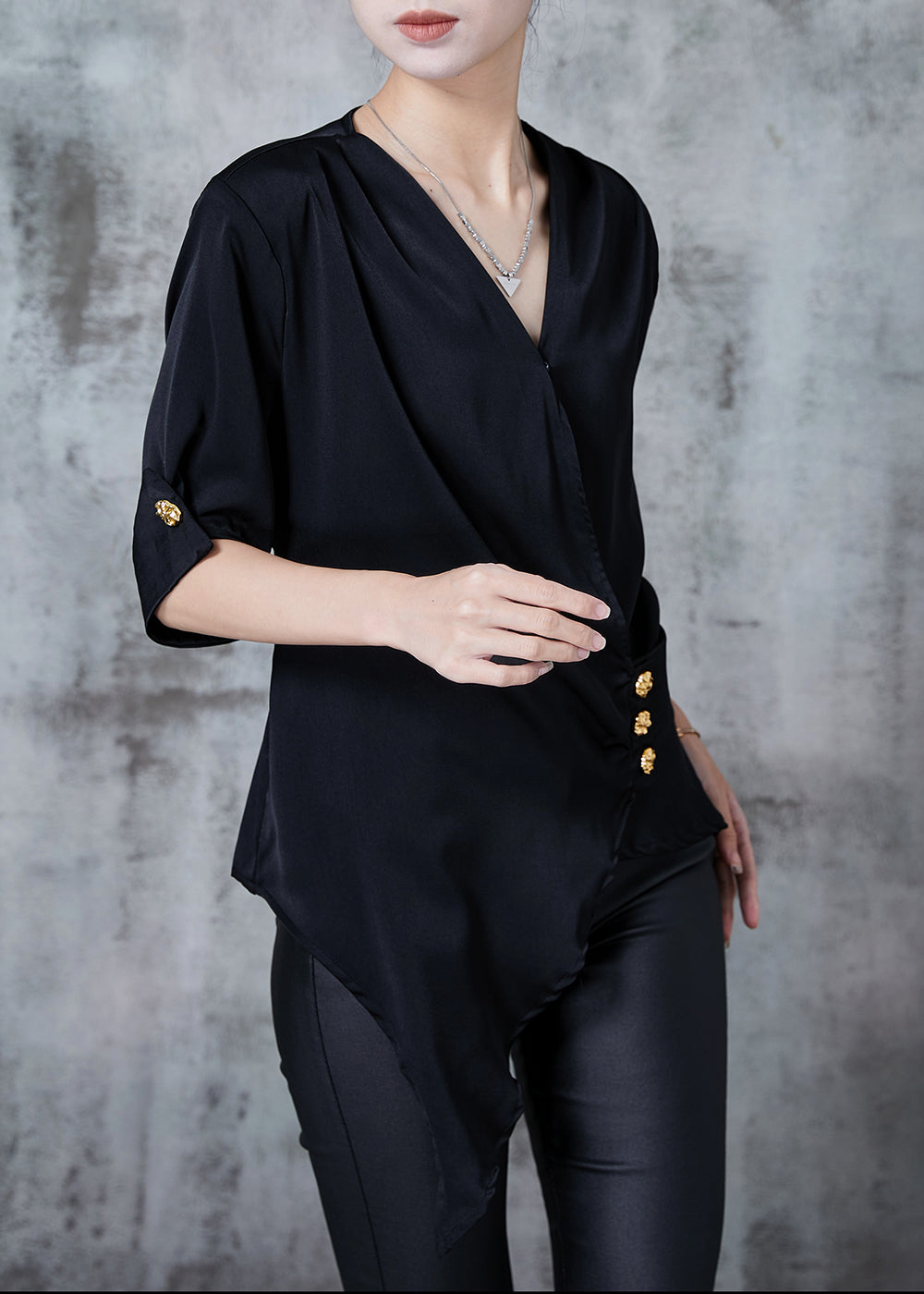 Effortlessly Elegant Shirt with a Timeless Design