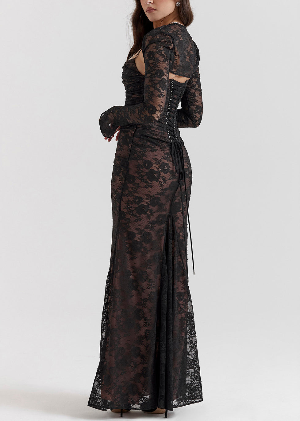 Well Tailored Dress with a Graceful Silhouette