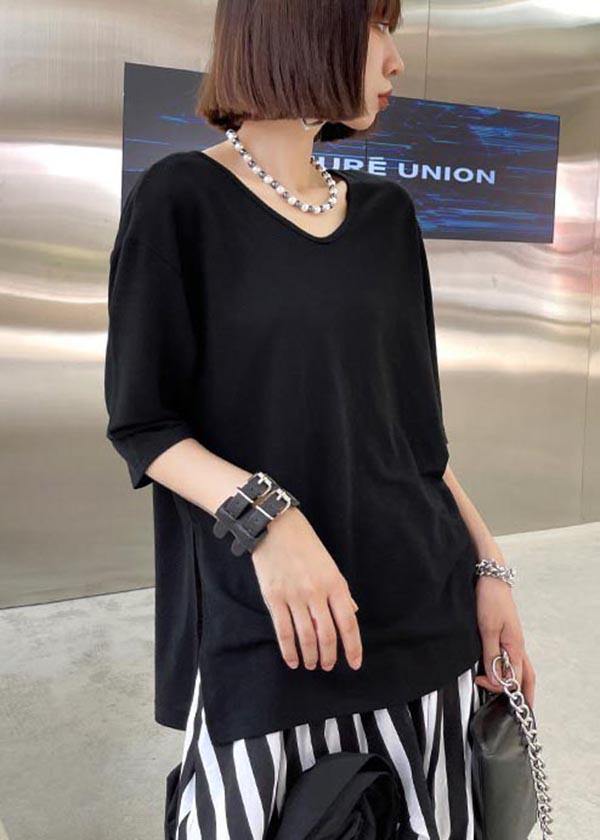 Well Tailored Top with a Graceful Silhouette