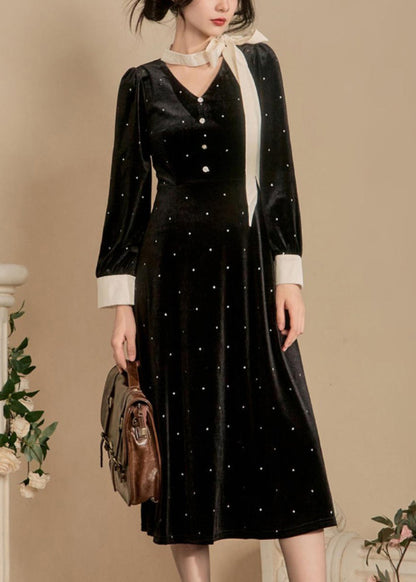 Classic Vintage Dress with a Flattering Fit