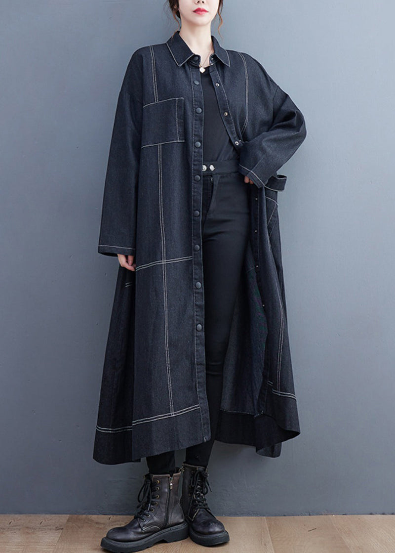 Well Tailored Coat with a Graceful Silhouette