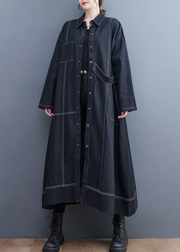 Well Tailored Coat with a Graceful Silhouette
