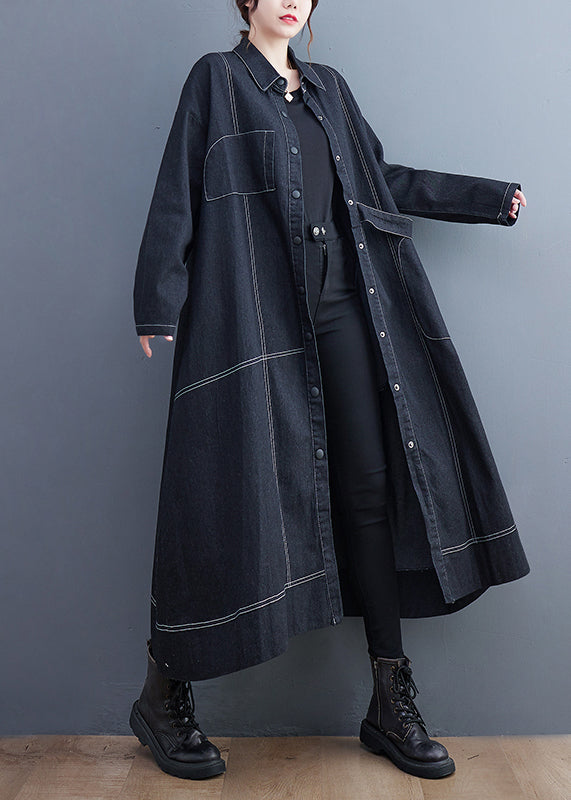 Well Tailored Coat with a Graceful Silhouette