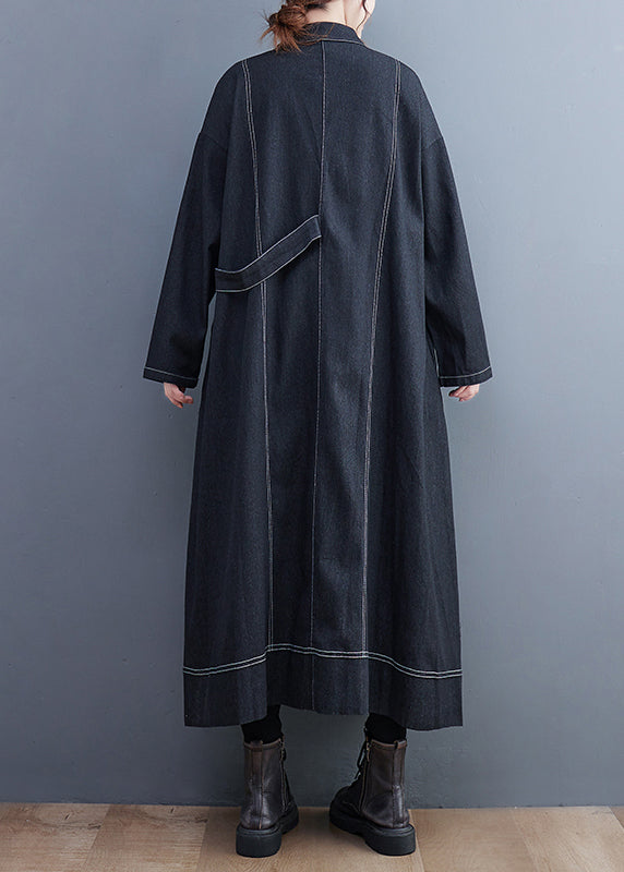 Well Tailored Coat with a Graceful Silhouette