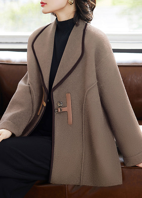 Effortlessly Elegant Coat with a Timeless Design