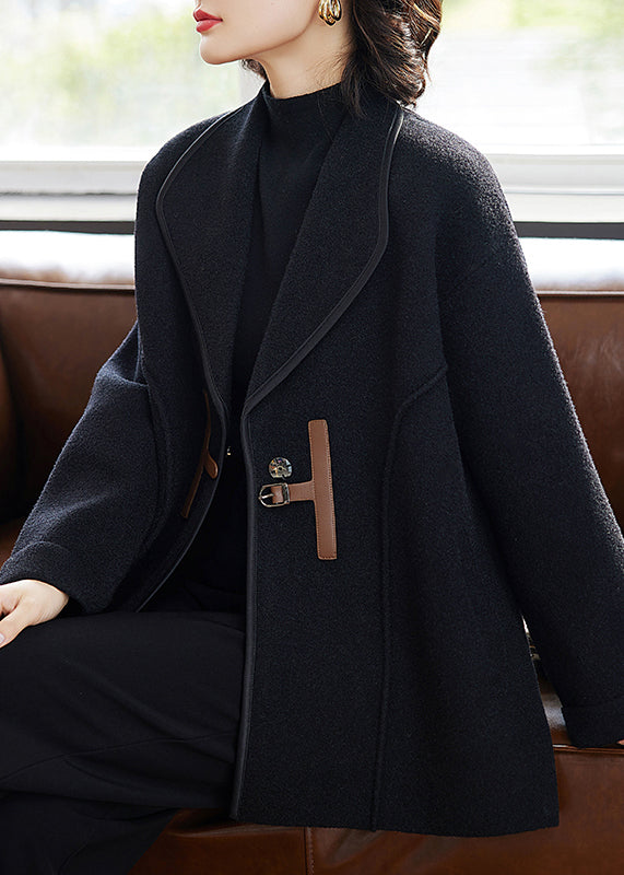 Effortlessly Elegant Coat with a Timeless Design