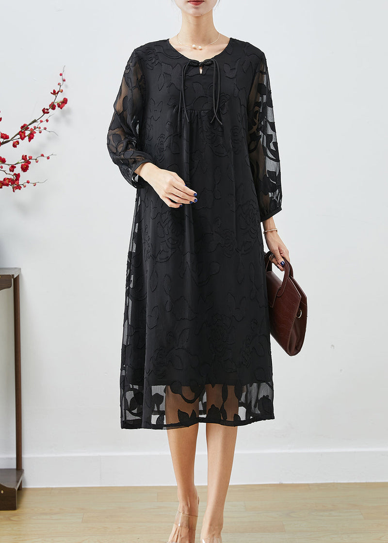 Beautifully Finished Dress in a Timeless Design