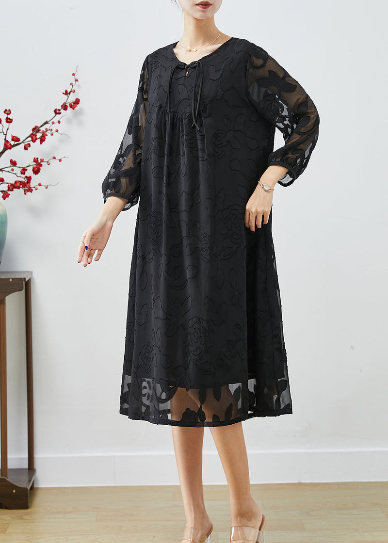 Beautifully Finished Dress in a Timeless Design