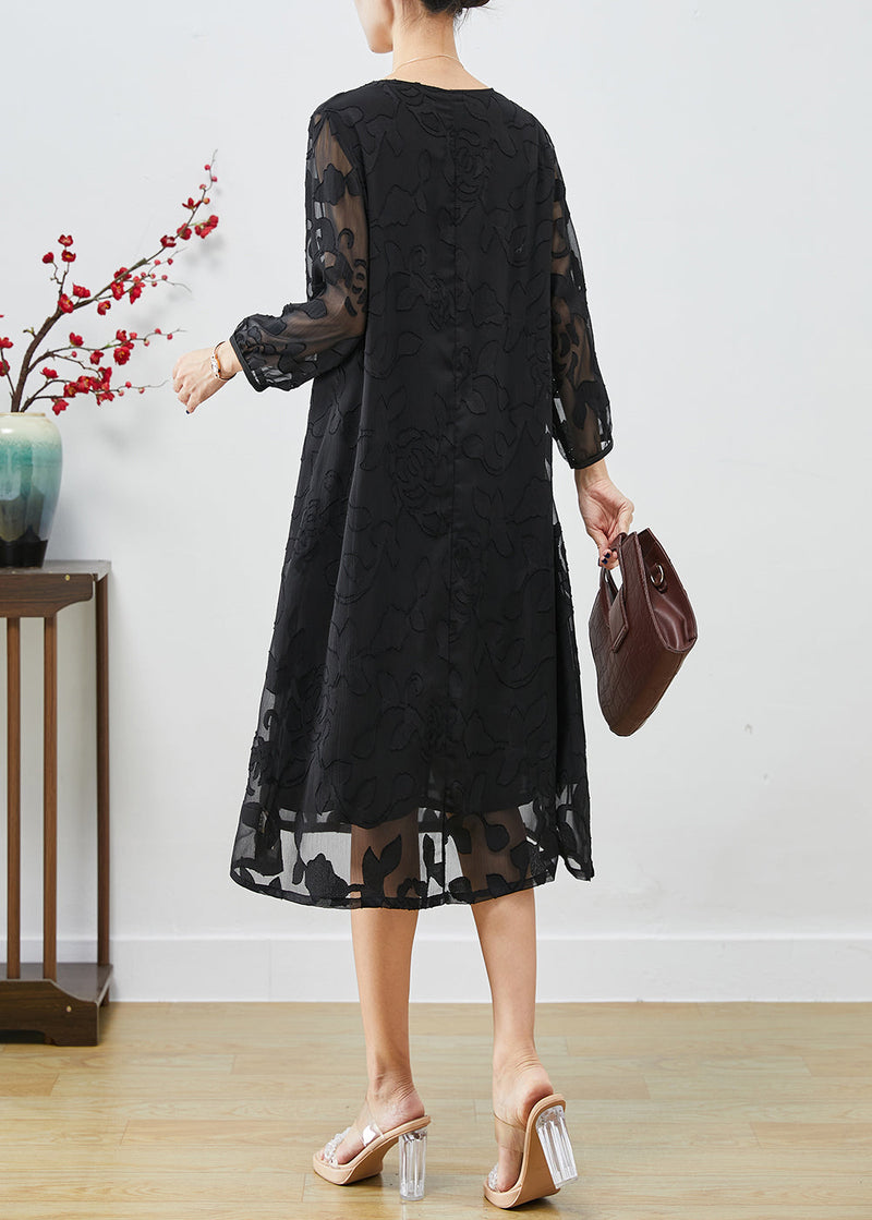 Beautifully Finished Dress in a Timeless Design