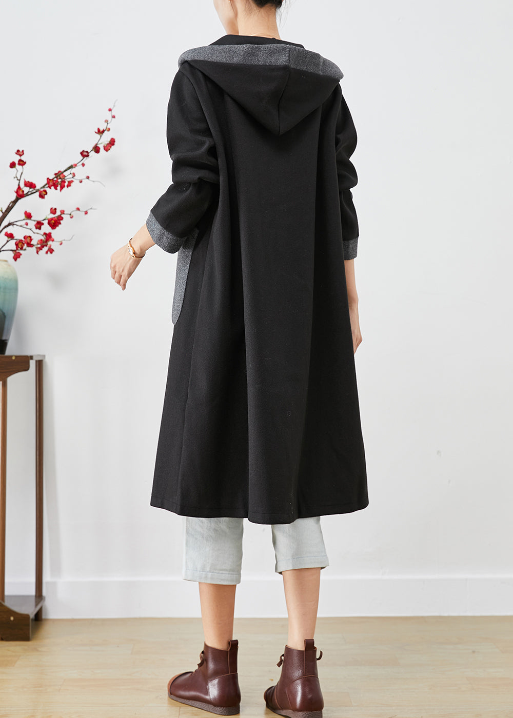 Effortlessly Elegant Coat with a Timeless Design