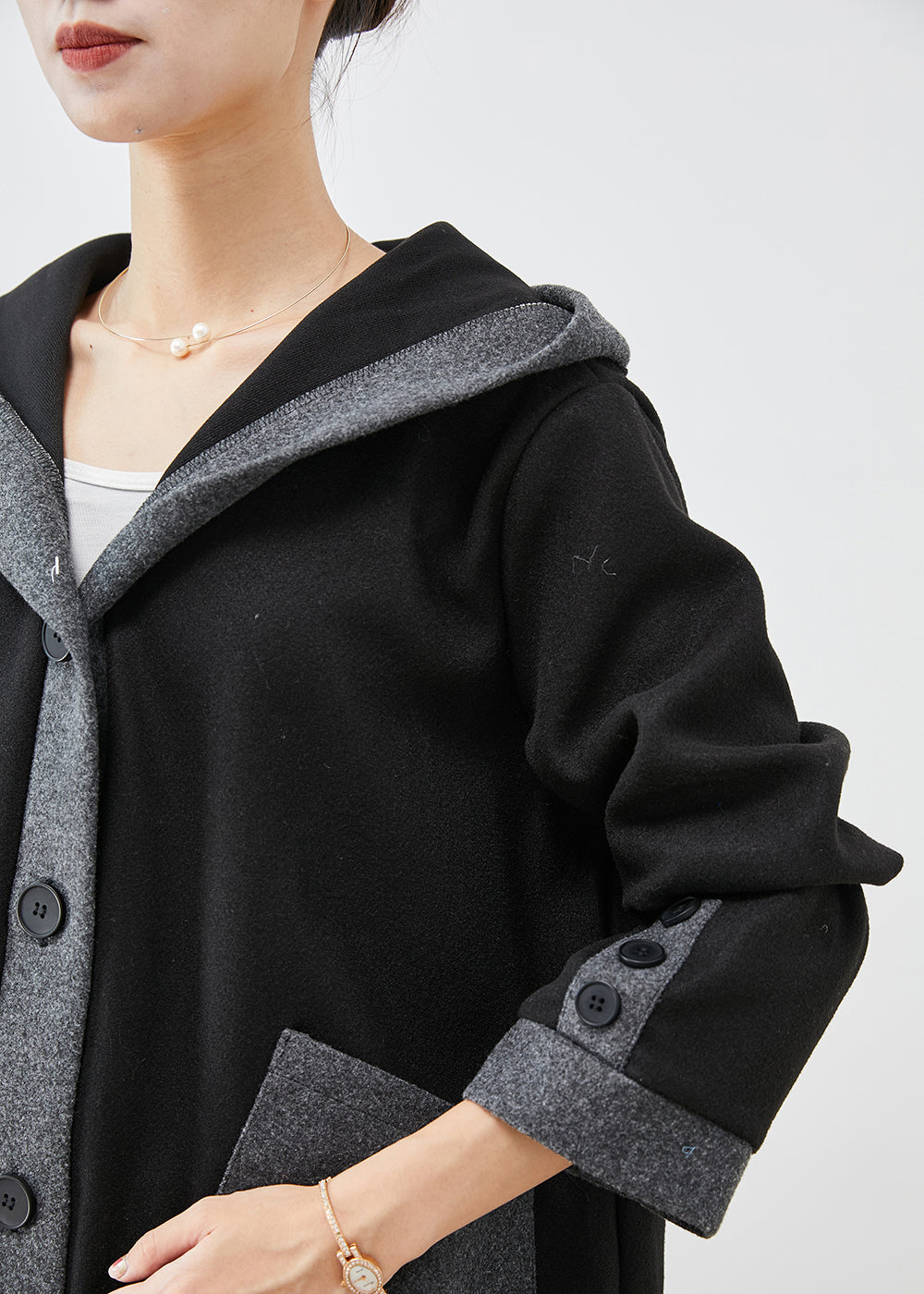 Effortlessly Elegant Coat with a Timeless Design