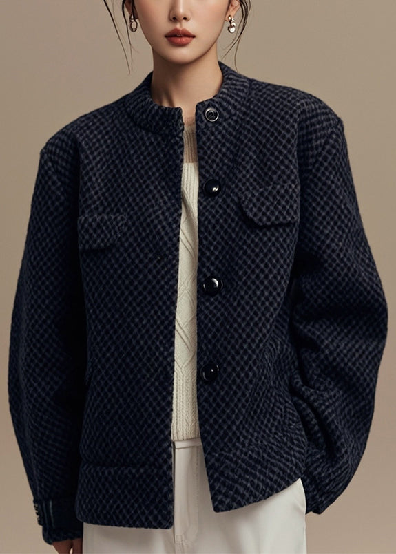 Effortlessly Elegant Coat with a Timeless Design