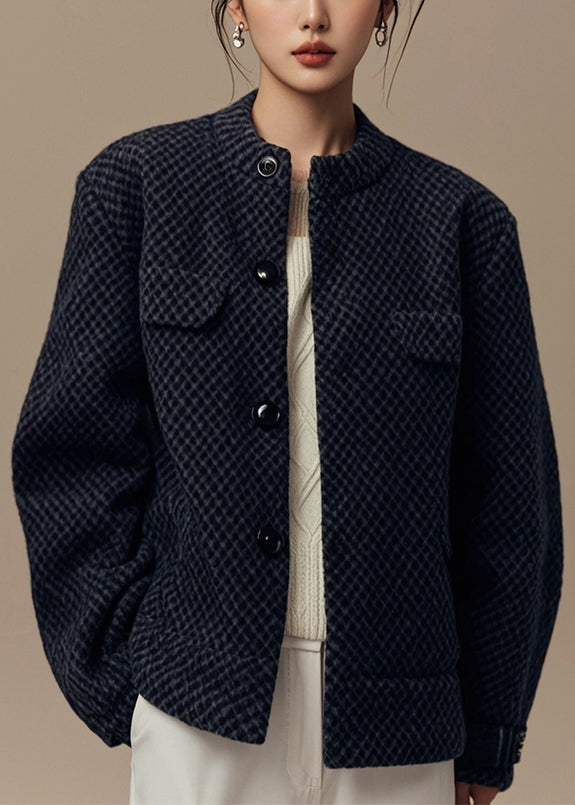 Effortlessly Elegant Coat with a Timeless Design